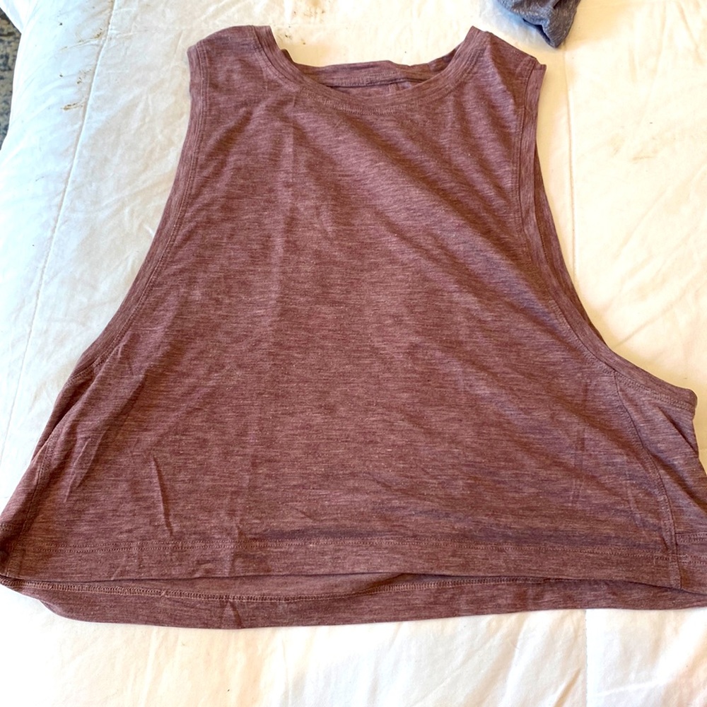 Lululemon crop tank
